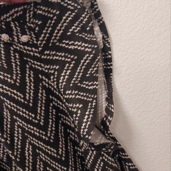 Adrienne Vittadini Flutter Sleeve Pullover Top Size 3X Black & White - Picture 5 of 8